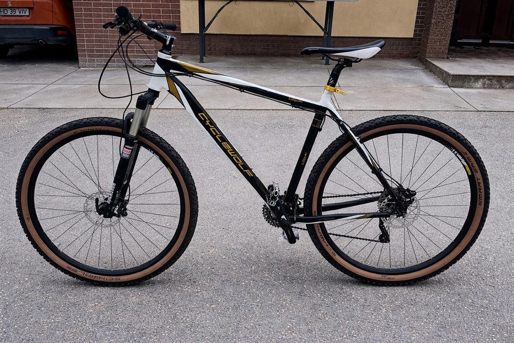 Bicicleta MTB 29 CYcleWolf~XT Deore~frane disc hidraulice~Rock Shox Aer