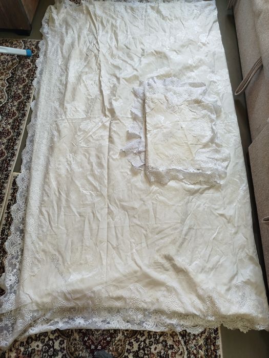 Курпа ун гилоф ва 2 естик ун гилоф холати яхши