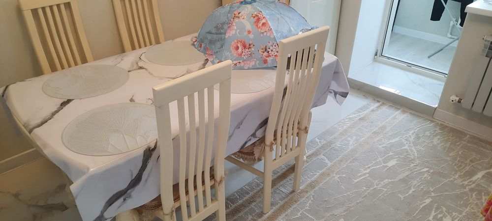 Продам кухонный стол