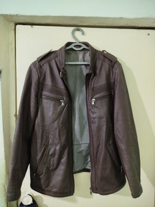 Продам кожаные куртки.