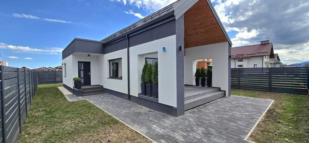 Casa Moderna Stil Nordic, 3 Camere pe Parter, Living Generos, Terasa Acoperita si Curte Proprie - Cartier Izvor - Brasov