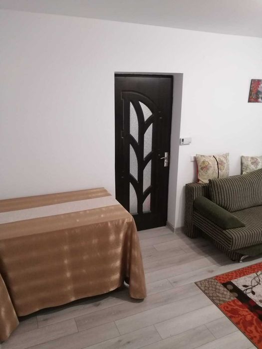 Garsonieră de închiriat - zona Precista, direct de la proprietar
