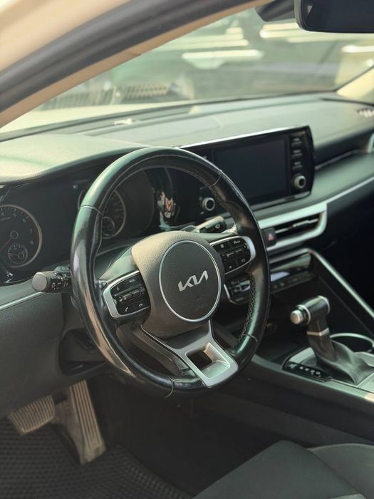 Kia k5 2022  yil