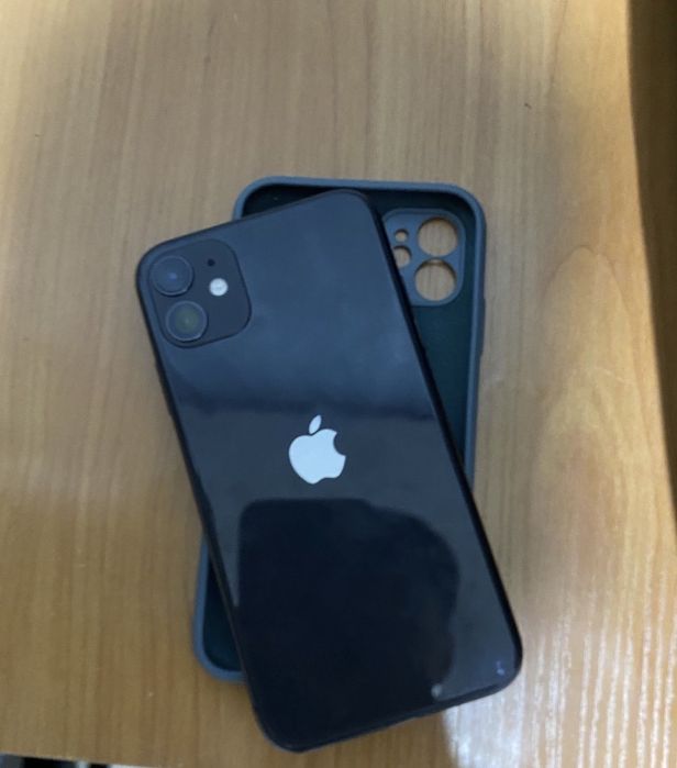 Продам айфон 11