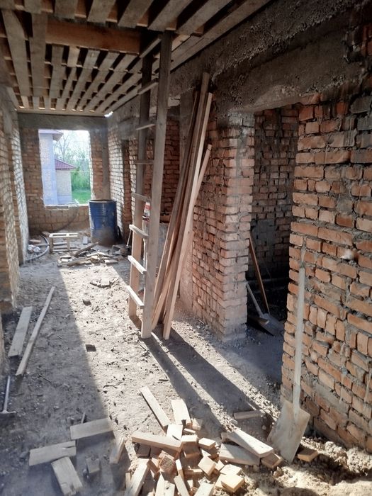 Дом в Ынтымаке с бассейном