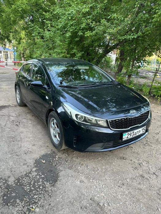 Kia cerato 2017 года