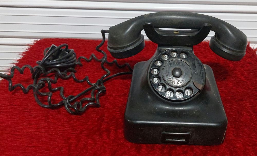 Ретро телефон червен 13 броя