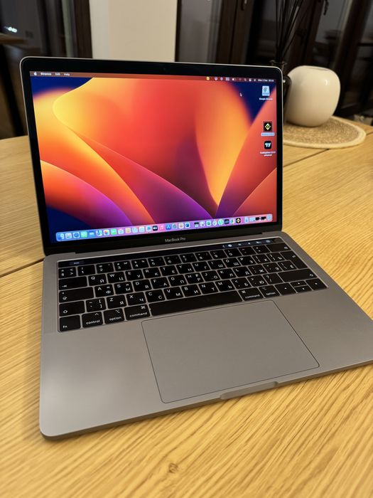 MacBook Pro 13 Touch Bar 2,4GHz, 8GB, 512GB, A1989, Cutie