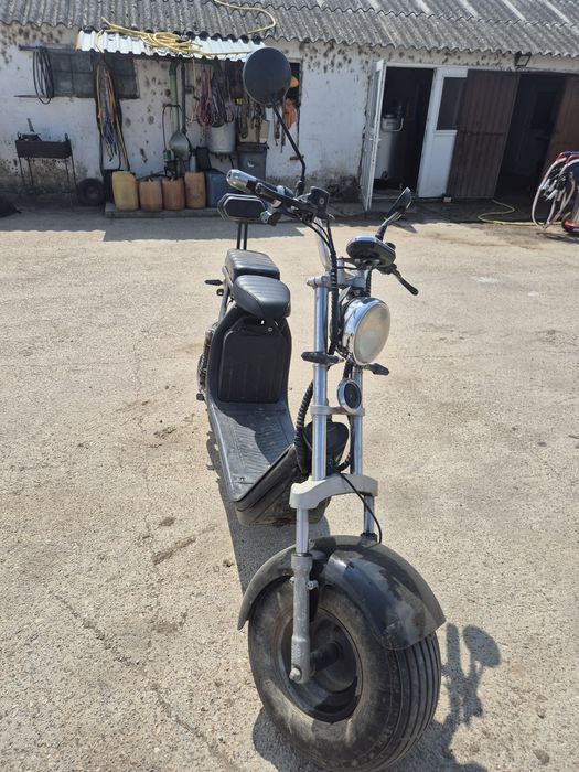 Vand sau schimb scuter electric