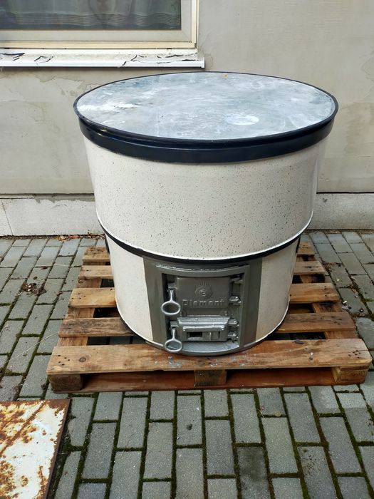 Sobă cu ceaun de cupru