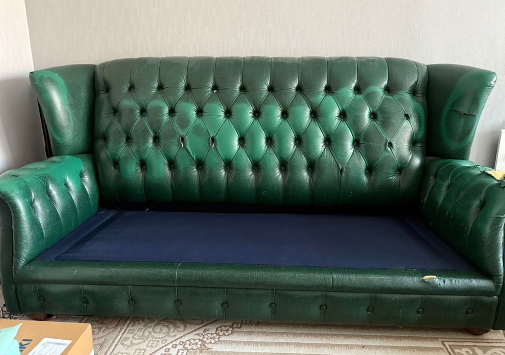 Диван    зеленый