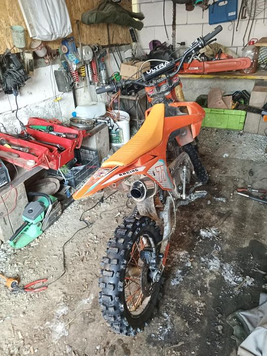 Schimb un scuter și un cross pe atv