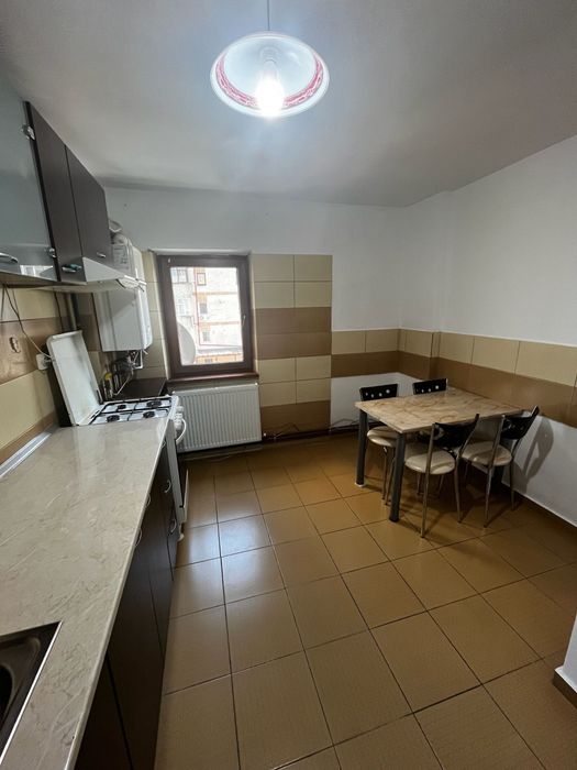 Inchiriez Apartament 2 camere Zona Centrala Decomandat