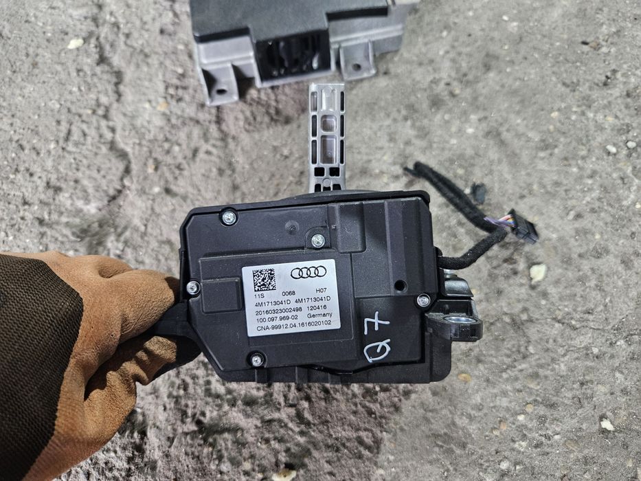 Избирач за Audi Q7 4m