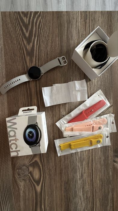Умные часы Samsung Galaxy Watch Active