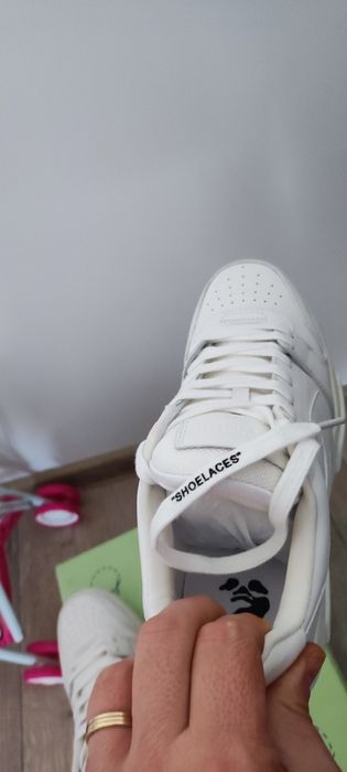 Vând Adidași OFF white