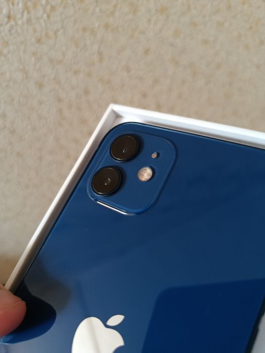 Продам Apple iPhone 12