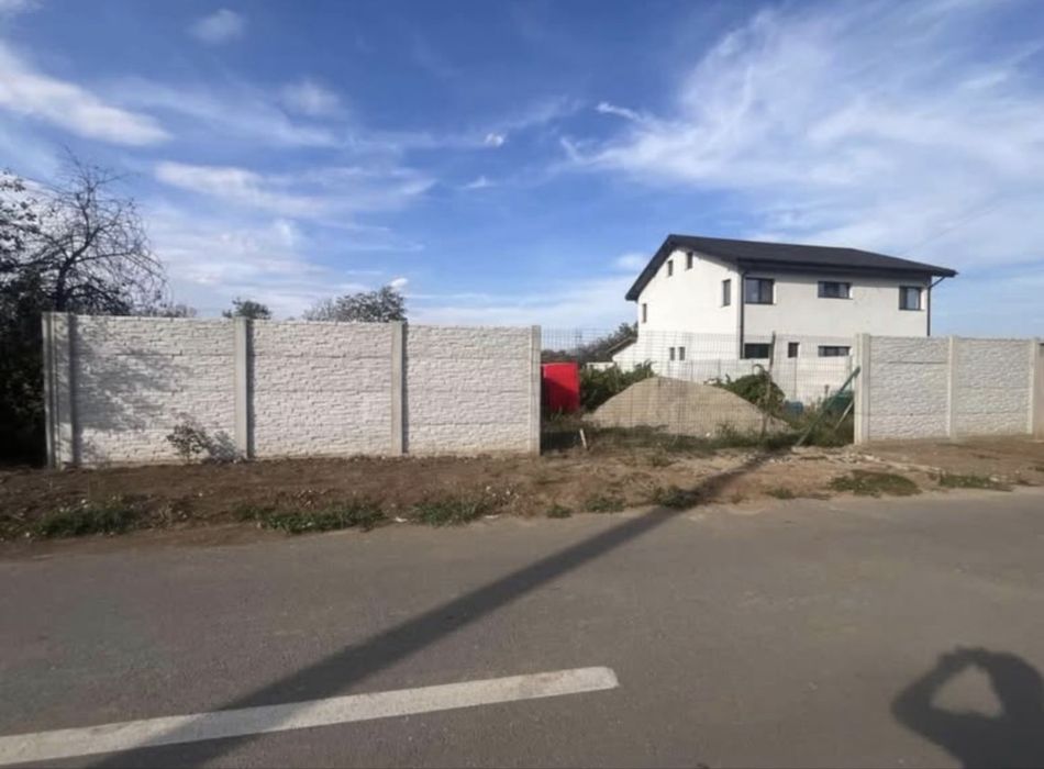 Teren intravilan 800mp 17m deschidere carcea