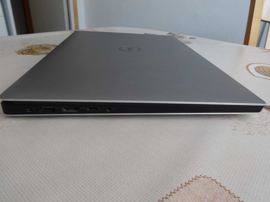 Лаптоп Dell XPS 15 9560 - 15.6"- i7-7700HQ 2.8GHz/16GB RAM/SSD 256GB
