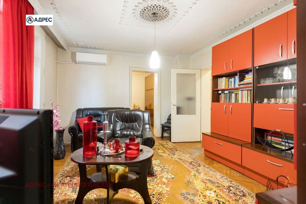 Продава се Тристаен апартамент в Плевен, Идеален център - 100 кв.м за 1450 €/кв.м - Снимка #5