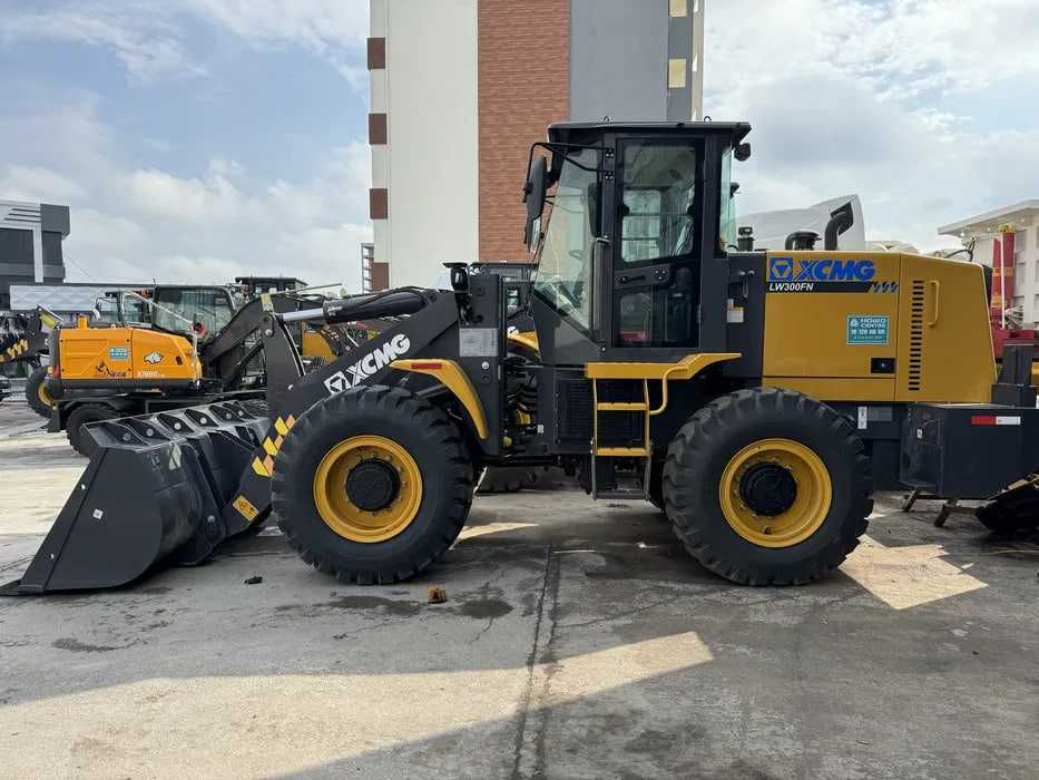 Лизинг ҳисобидан ПОГРУЗЧИК XCMG LW 300 FN – 1,8 м/куб.