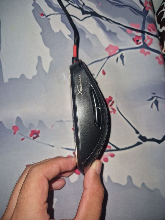 Продам мышку легкую HyperX