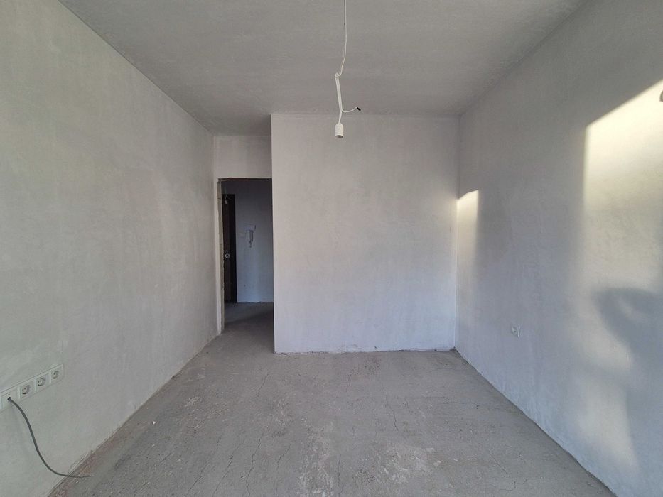 Продава се Двустаен апартамент в Пловдив, Южен - 68 кв.м за 1545 €/кв.м - Снимка #1