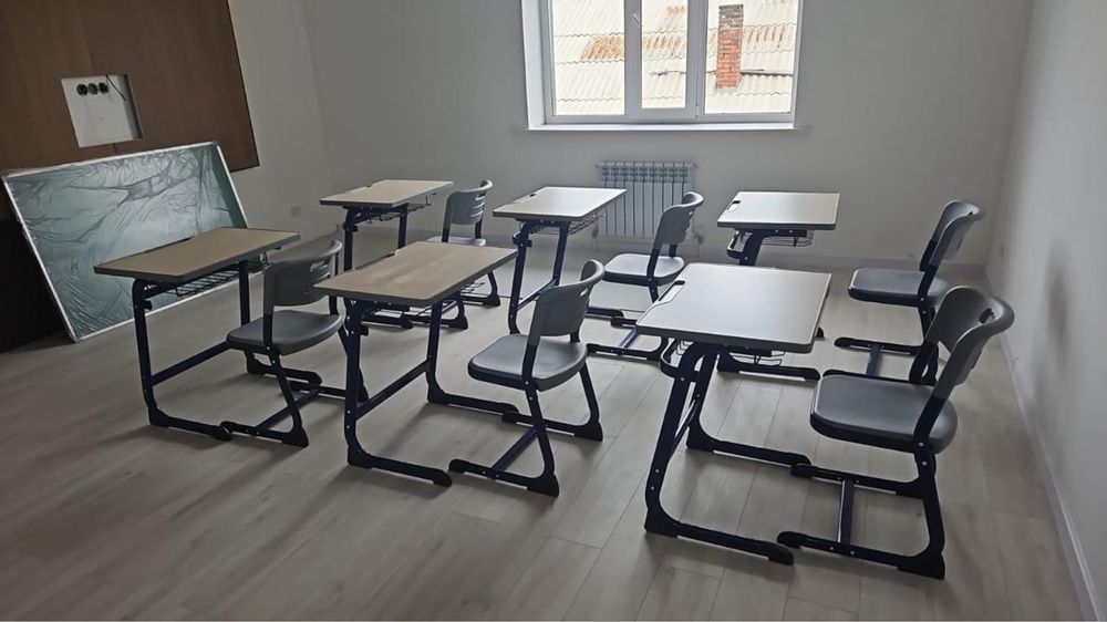 Школьная парта со стулом (комплект)