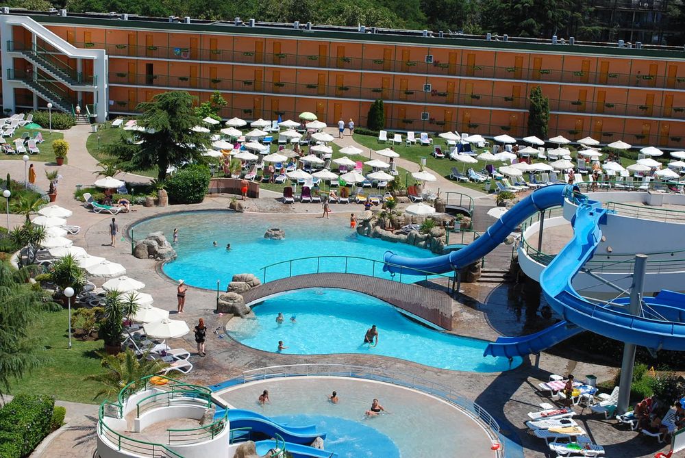 Продава се Двустаен апартамент в к.к. Слънчев бряг - 100 кв.м за 920 €/кв.м - Снимка #16