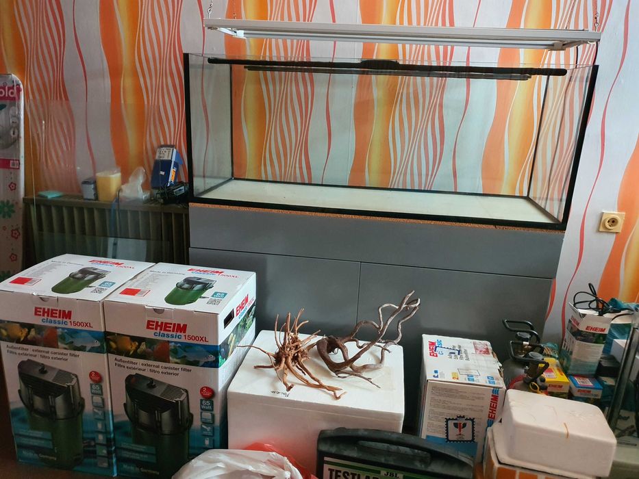 Продавам Аквариум 253л