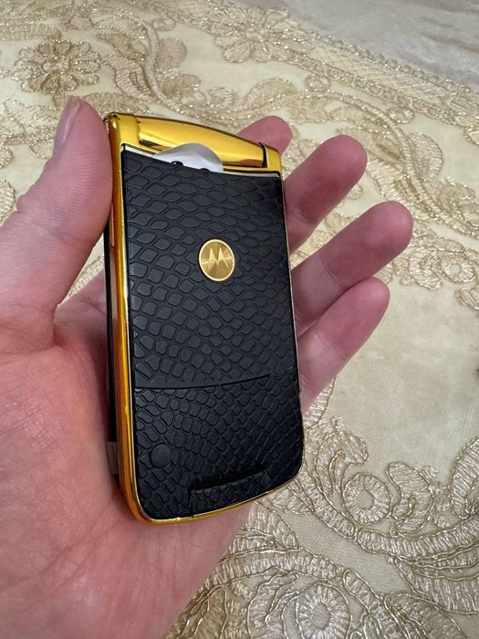 Легендарный Motorola V8 GSM 1SIM Новый Оригинал