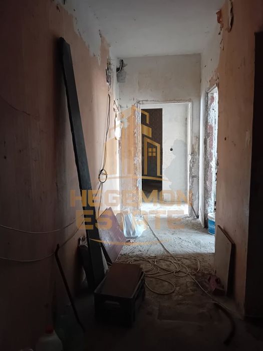 Продава се Тристаен апартамент в Варна, Автогара - 72 кв.м за 1216 €/кв.м - Снимка #4