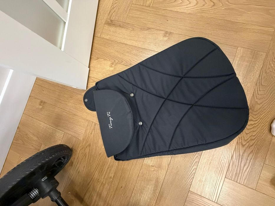 Продам коляску 3 в 1 tinyti