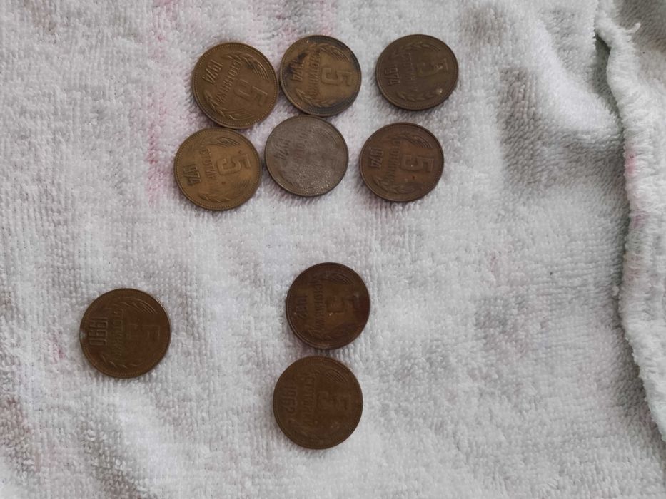 Монети.                 .