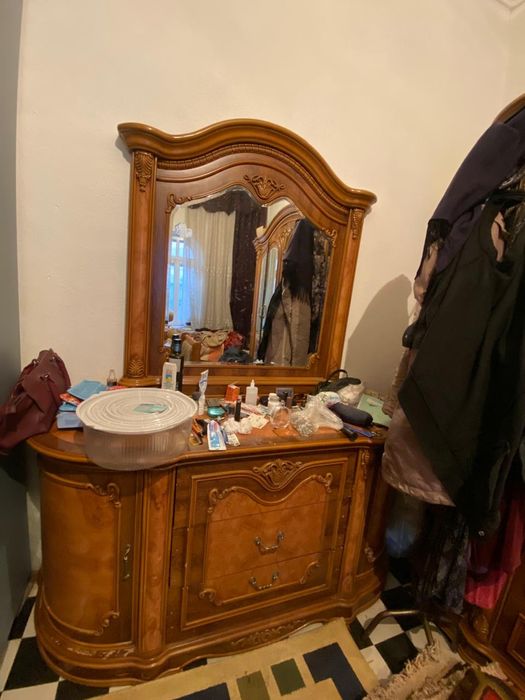 Продам спальный гарнитур