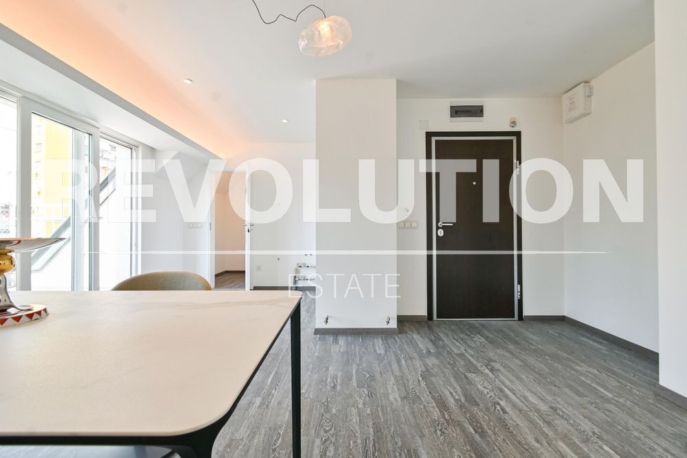 Продава се Двустаен апартамент в София, Красно село - 104 кв.м за 2789 €/кв.м - Снимка #6