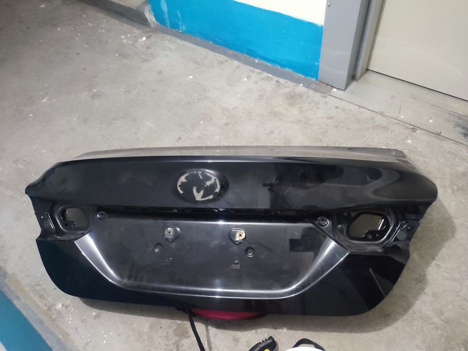 Крышка багажника Камри 70