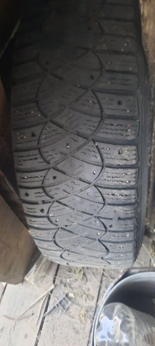 Продам два диска с резиной на форд вольво