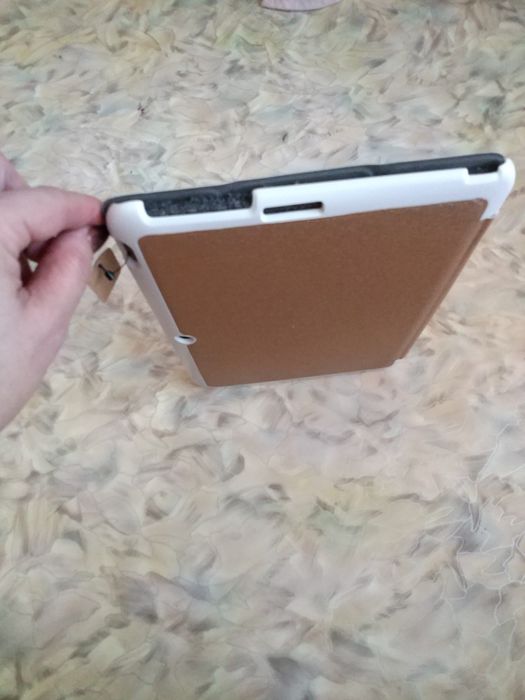 Продам магнитный чехол на планшет Asus103c