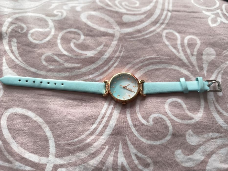 Дамски часовник, нов