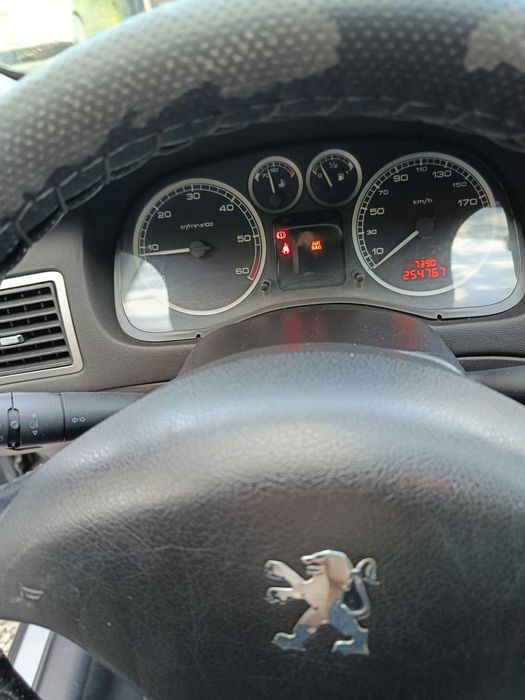 Продавам Peugeot 307