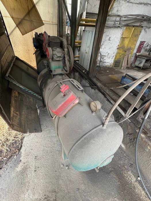 Воздушный компрессор промышленный 2 шт.