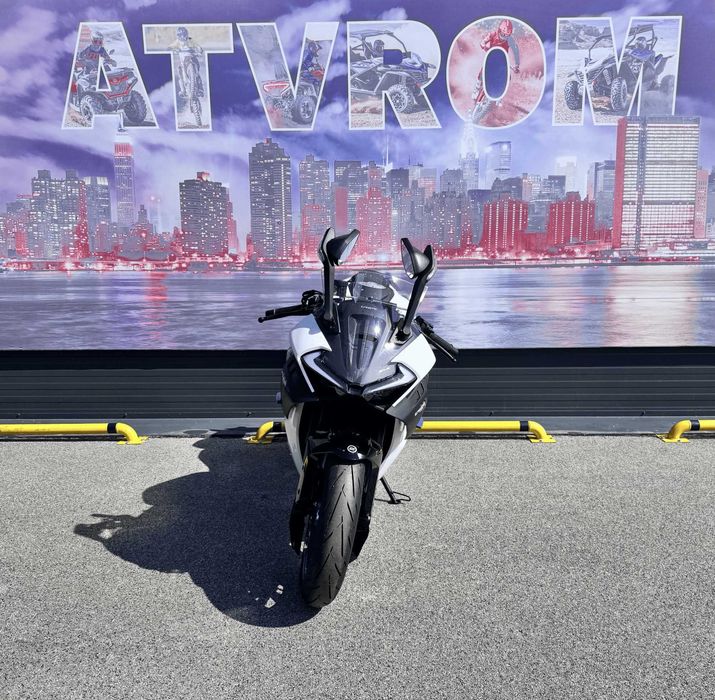 Motocicleta CFMOTO 675SR R '26