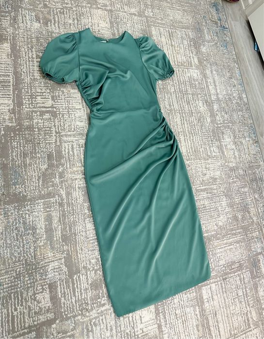 Продам атласное платье