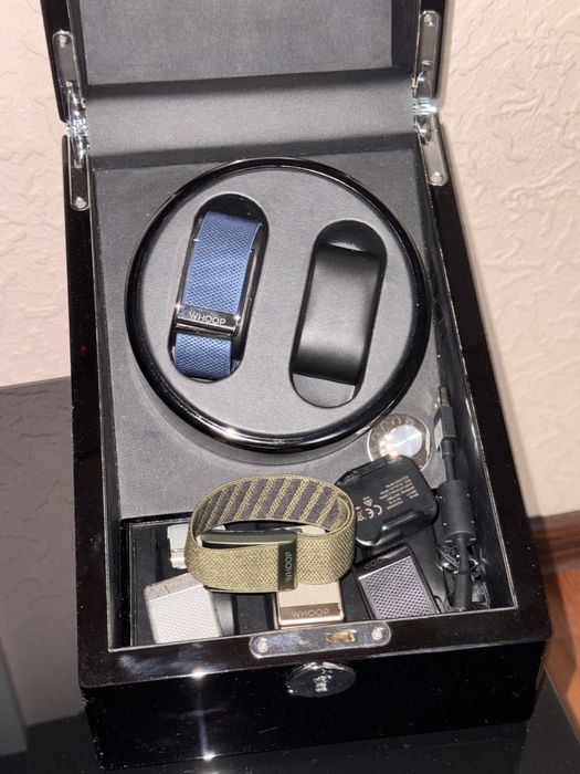 WHOOP 4.0 НОВЫЙ + 5 ремешков + кейс