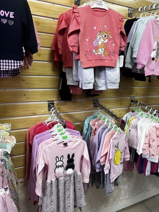 Продам  детские вещи