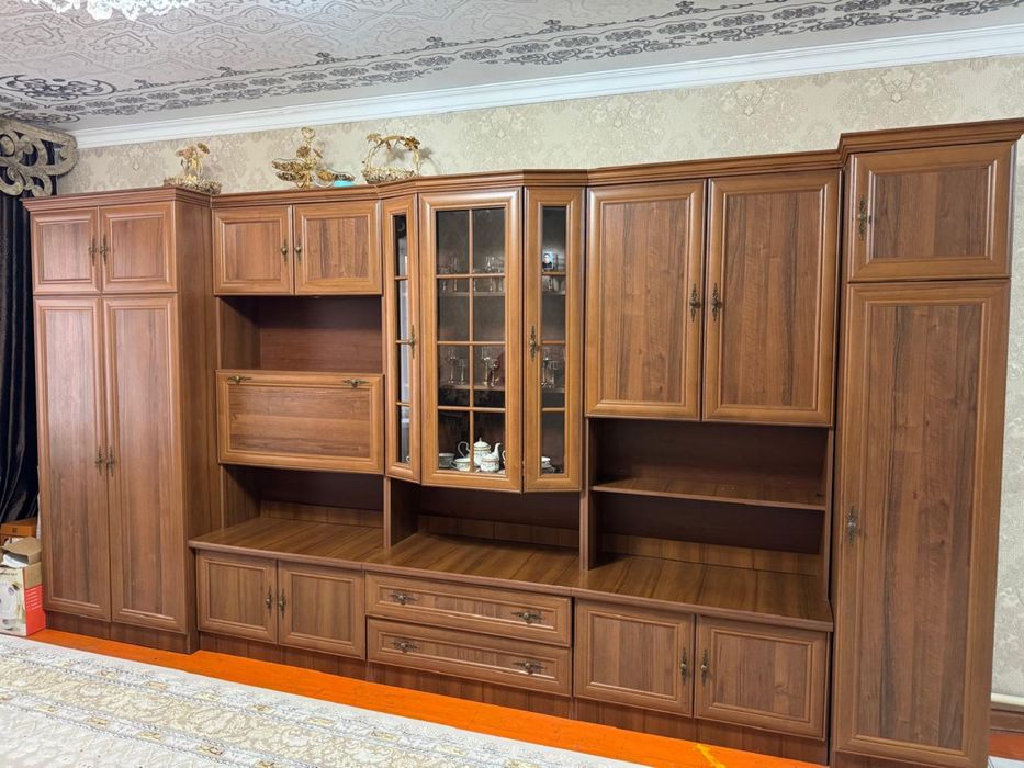 Шкаф для гостииной