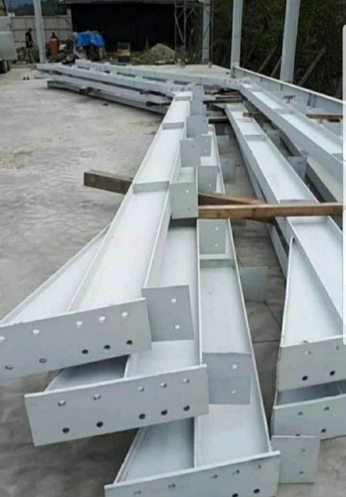 Vand 4 ferme si 10 stalpi pentru hala