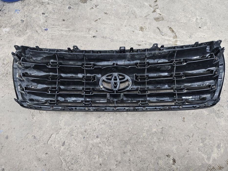 Решётка радиатора lc200