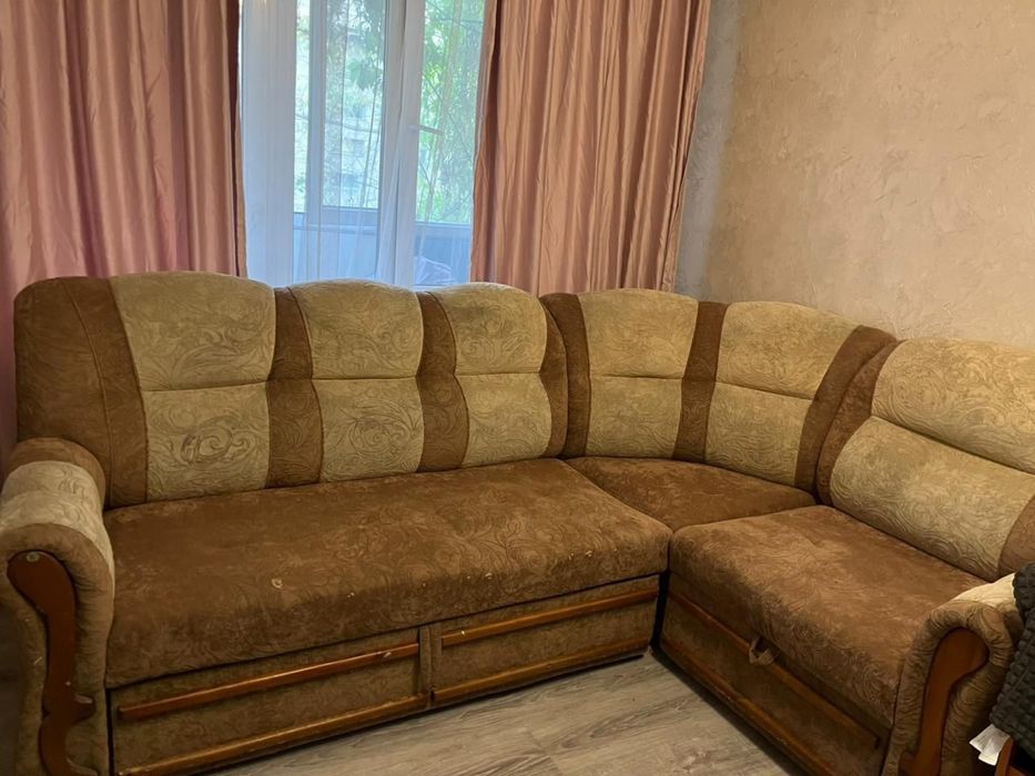 Диван двухспальный. Отдам даром. Открывается полностью